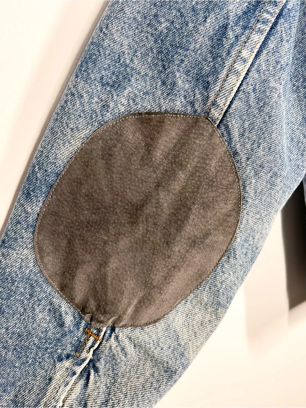VTG Levi’s Denim Trucker Jacket Sherpa Lined Elbow Patches 38R